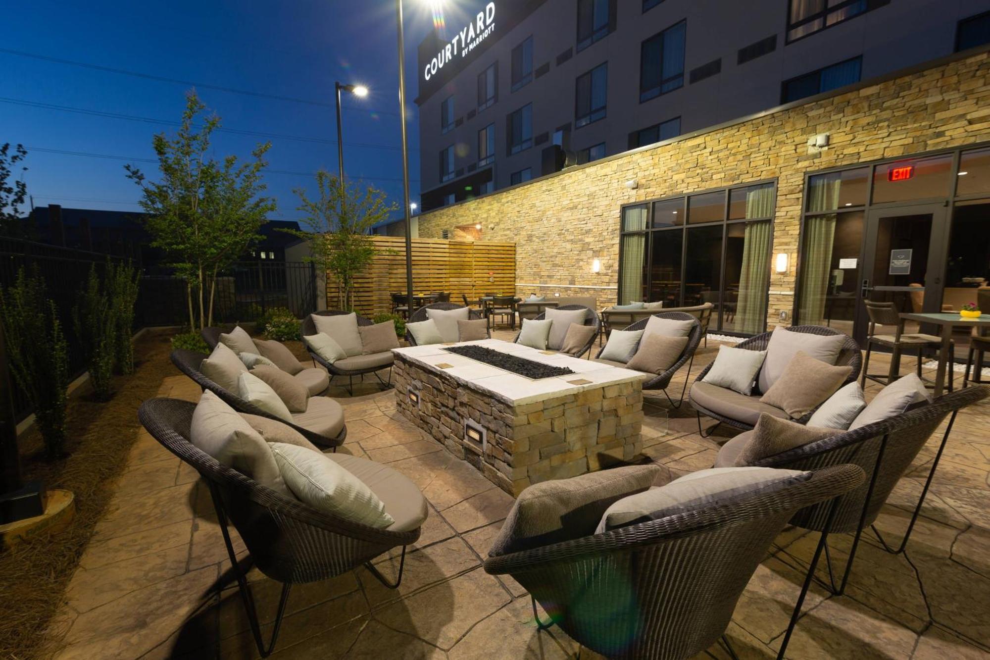 Courtyard By Marriott Картерсвилл Экстерьер фото